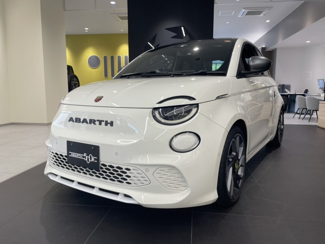 アバルト500eツーリズモ