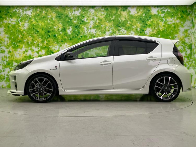 アクア1.5 G GRスポーツ・17インチパッケージ