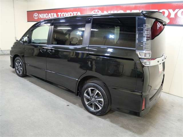 ヴォクシー2.0 ZS 4WD