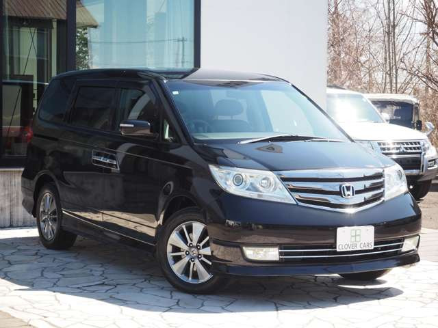 悪天候の際でも、明るく暖かいガレージもございますので、ゆっくりとご覧頂けます♪