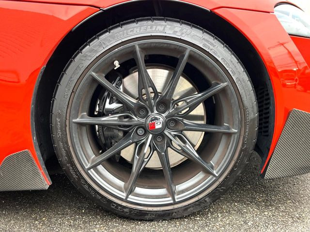 �y����19�C���`�A���~�z�C�[���z�O�ςɃ}�b�`���������A���~�z�C�[���𑕒����Ă���܂��B�e��ЊO�A���~�z�C�[����A�X�^�b�h���X�^�C�����戵�����Ă���܂��B���񂲑��k����������