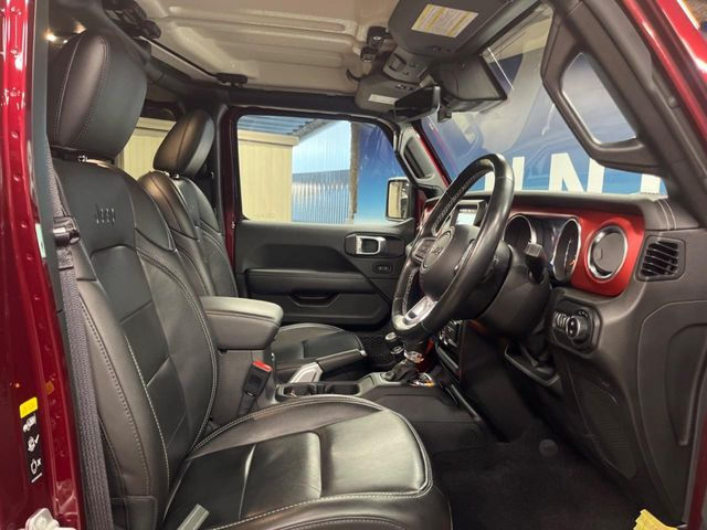 ●レザーシート:高級感漂うブラックレザーシートは、使用感も少なく良好なコンディションを保っております!その他、気になる箇所がございましたらお気軽にお問合せ下さい!