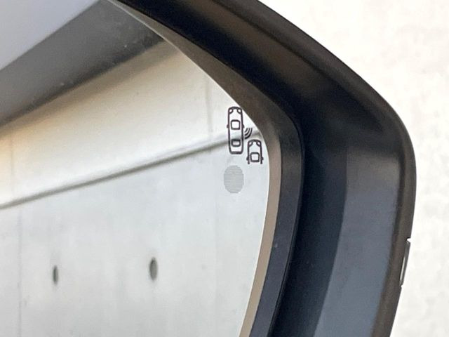 ���u���C���h�A�V�X�g�Z���T�[:���p����̎Ԃ����m���A�h���C�o�[���Ԑ��ύX���s���ۂɁA�x�����Ƌ��ɒ��ӂ𑣂��Ă������S�x���@�\�ł�!