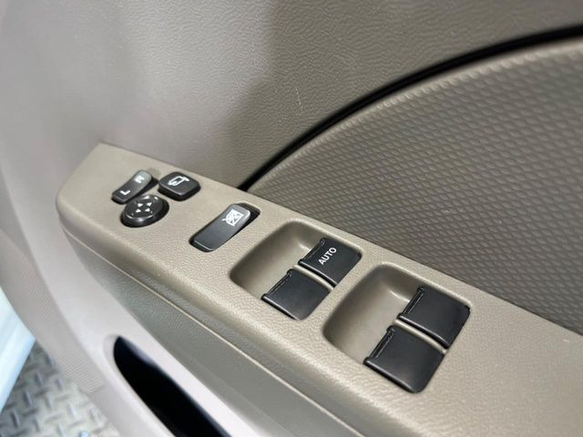 �y�d���i�[�~���[�z�T�C�h�~���[�͓d���i�[���ƂȂ��Ă���A�������ԏ�ł��L�Y�������X�N��}�����܂��B