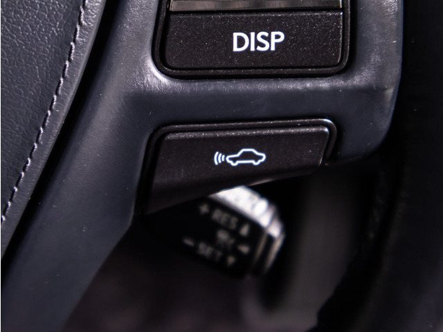 �Փˉ���x���^�v���N���b�V���Z�[�t�e�B�V�X�e�� �O���ɏo��������Q���ɑ΂��x��𔭂��A�h���C�o�[�Ɍx���B�����Ƀu���[�L�A�V�X�g�ɂ��Փˉ���Ƒ��x���y�����܂��B