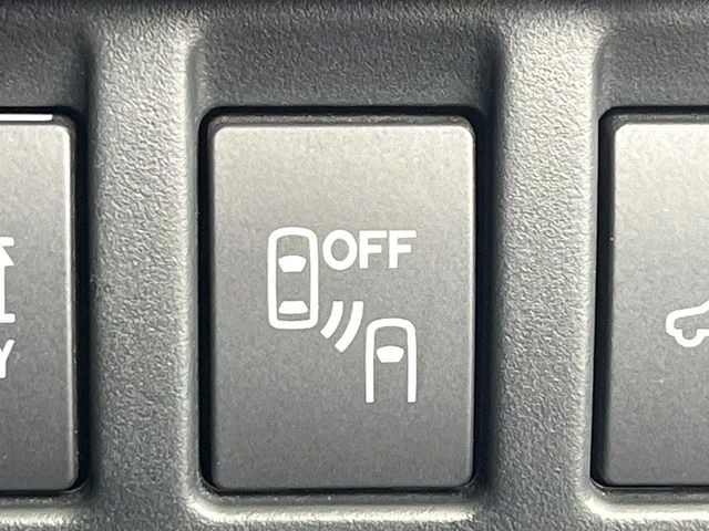 �y�����r�[�N���f�B�e�B�N�V�����z���s���A�h�A�~���[�̎��p�ɂȂ�₷���ӏ��Ɍ㑱�Ԃ��ڋ߂���ƃT�C�h�~���[�t�߂Ɍx����\���A�h���C�o�[�ɒ��ӊ��N�ƁA����̍ۂ̓n���h��������A�V�X�g�����܂��B