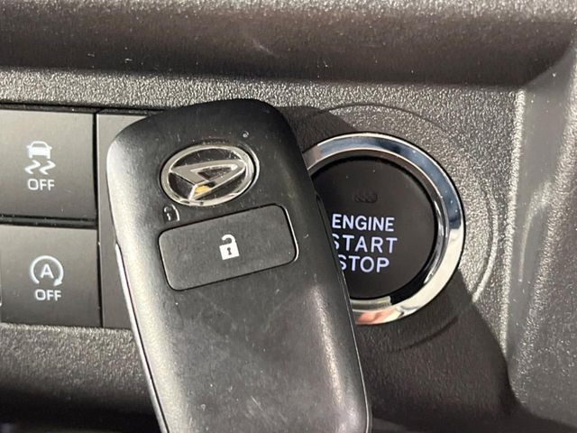 �y�L�[���X�X�^�[�g�V�X�e���z�J�o����|�P�b�g�ɓ��ꂽ�܂܂ł��h�A�̎{���E�������\�ȃX�}�[�g�L�[�𑕔��B�G���W���̃I���E�I�t�����J�M�����o���K�v����������Ƃ��Ă��֗��ł���