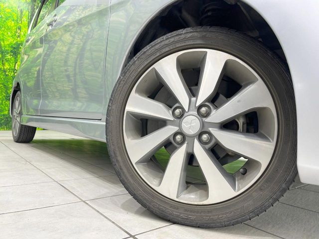 �y����15�C���`�A���~�z�C�[���z�O�ςɃ}�b�`���������A���~�z�C�[���𑕒����Ă���܂��B�e��ЊO�A���~�z�C�[����A�X�^�b�h���X�^�C�����戵�����Ă���܂��B���񂲑��k����������