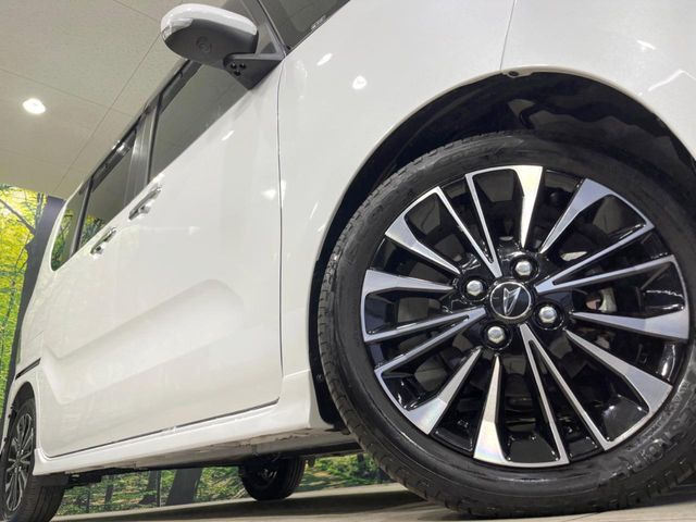 �y����15�C���`�A���~�z�C�[���z�O�ςɃ}�b�`���������A���~�z�C�[���𑕒����Ă���܂��B�e��ЊO�A���~�z�C�[����A�X�^�b�h���X�^�C�����戵�����Ă���܂��B���񂲑��k����������