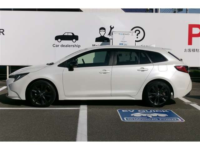 カローラツーリング1.8 ハイブリッド W×B