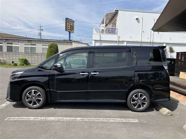 ヴォクシー2.0 ZS 煌II 4WD