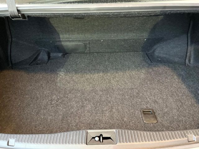 ���i�̂���������ʋ΁A���}���ɏ\���ȉ׎��X�y�[�X���m�ۂ��Ă���܂��B