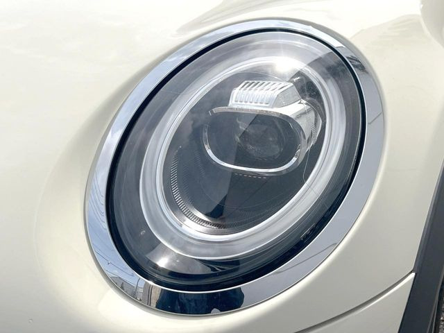 ��LED�w�b�h���C�g:��ԑ��s�����ǍD�Ȏ��E���m�ۂ����S���ĉ^�]�ł��鍂�P�xLED�w�b�h���C�g�𑕔�!�_�����x�������A����d�͂��}�����Ă��܂��B