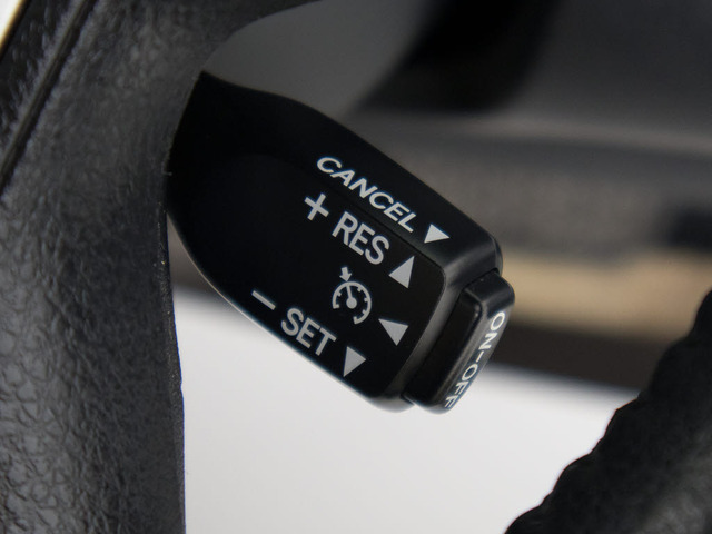 �g�����N�������Ǝv���Ă���܂���?���ۂ͑�e�ʃg�����N�ł�!���s���̒������h���C�u�����K�ł�!�܂��A�����t���X�y�[�X���������Ă���܂��̂ŁA��Ԃł��A�J�ł���̓������Ă�����育�������܂��B