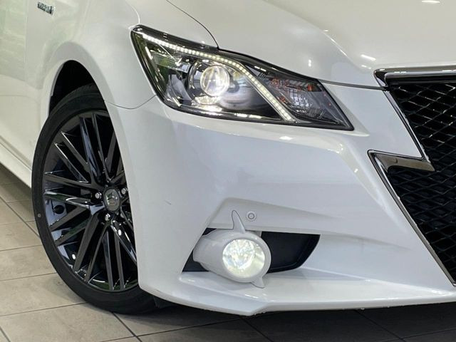 �yLED�w�b�h���C�g�z���V����ԑ��s�����ǍD�Ȏ��E���m�ۂ����S���ĉ^�]�ł��鍂�P�xLED�w�b�h���C�g�𑕔�!�_�����x�������A����d�͂��}�����Ă��܂��B