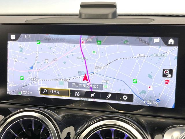 ��MercedesBenz�����i�r:��̊��̂���i�r�́A����������ԓ������o���Ă���܂��BBluetooth�Đ��ȂǃI�[�f�B�I�@�\���[�����Ă���܂��̂ŁA�^�]�����y���߂܂���