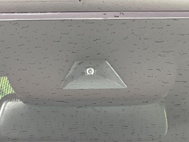 �y�z���_�Z���V���O�z���s���ɑO���̎ԗ�����F�����A�Փ˂������Ȏ��͌x��ƃu���[�L�ŏՓˉ���Ɣ�Q�y�����A�V�X�g�B�����S�Ƀh���C�u�����y���݂��������܂��B