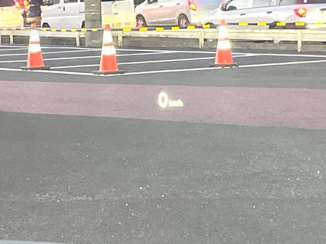 ���w�b�h�A�b�v�f�B�X�v���C:���݂̑��x�⑖�s�����f�W�^���\���ŉ^�]�ȑO���̃K���X�ɓ��e!�^�]���A���������炳���K�v�ȏ����m�F�ł���̂łƂ��Ă��֗��ň��S!