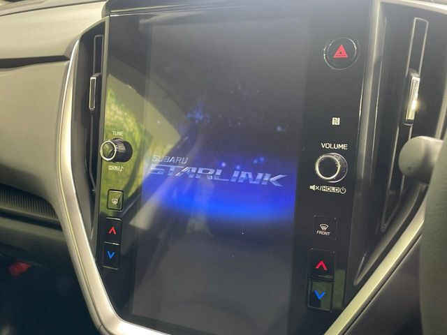 【11.6型メーカーナビ】インテリアに溶け込むスタイリッシュな「専用設計ナビ」を装備♪視認性や操作性など基本性能にも優れ、より上質なカーライフをお楽しみいただけます。