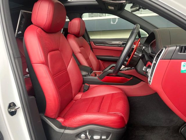 ●レザーシート:高級感漂うレザーシートは、使用感も少なく良好なコンディションを保っております!その他、気になる箇所がございましたらお気軽にお問合せ下さい!