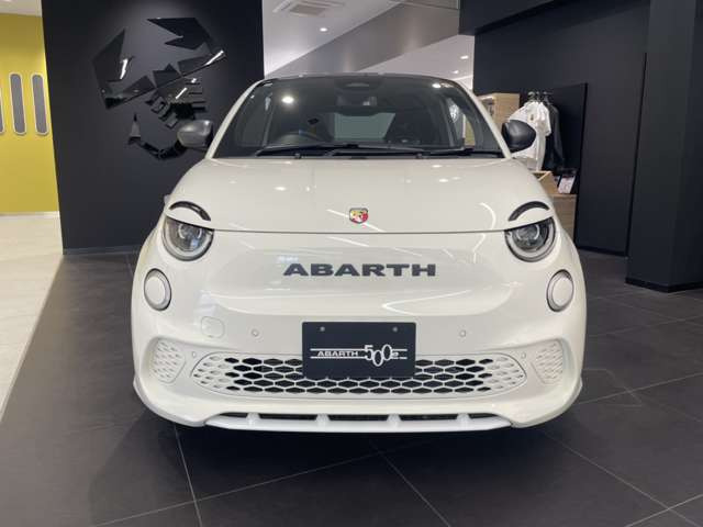 アバルト500eツーリズモ