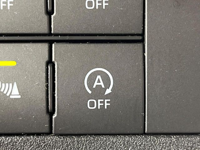 �y�A�C�h�����O�X�g�b�v�z�ԐM����a�؂Œ�Ԃ����ۂɃG���W�����~���A���ʂȔR���̏����}���܂��B�R��������ی�ɂȂ���@�\��G���W���̓u���[�L�𗣂��΍Ďn�����܂��B