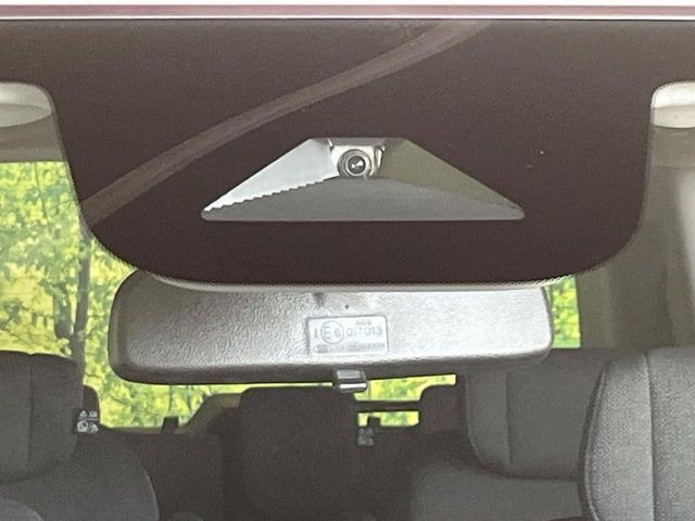 �y�z���_�Z���V���O�z���s���ɑO���̎ԗ�����F�����A�Փ˂������Ȏ��͌x��ƃu���[�L�ŏՓˉ���Ɣ�Q�y�����A�V�X�g�B�����S�Ƀh���C�u�����y���݂��������܂��B