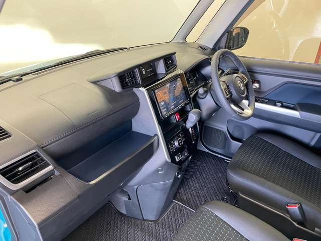 お好みのオプションを装着して御納車することも可能です。ナビ・バックカメラ・ETC・後席フリップダウンモニター・コーティング・シートカバー・ドライブレコーダー・エンジンスターター などなど取扱多数!