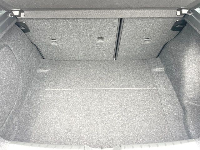 ●トランクルーム:趣味が広がる収容スペース!これだけの広さがあればお買い物やレジャーなどにも最適です!使用感も少なくきれいな状態を維持しております。