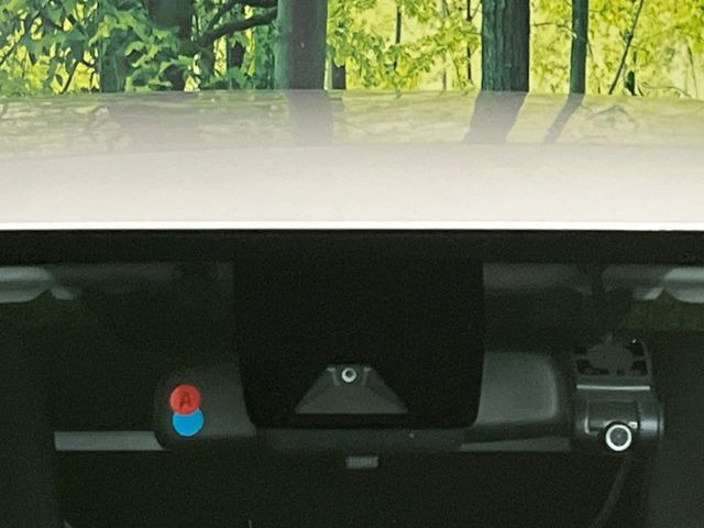 �y�g���^�Z�[�t�e�B�Z���X�z���s���ɑO���̎ԗ�����F�����A�Փ˂������Ȏ��͌x��ƃu���[�L�ŏՓˉ���Ɣ�Q�y�����A�V�X�g�B�����S�Ƀh���C�u�����y���݂��������܂��B