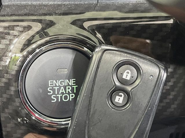 �y�X�}�[�g�L�[�z�J�o����|�P�b�g�ɓ��ꂽ�܂܂ł��h�A�̎{���E�������\�ȃX�}�[�g�L�[�𑕔��B�G���W���̃I���E�I�t�����J�M�����o���K�v����������Ƃ��Ă��֗��ł���