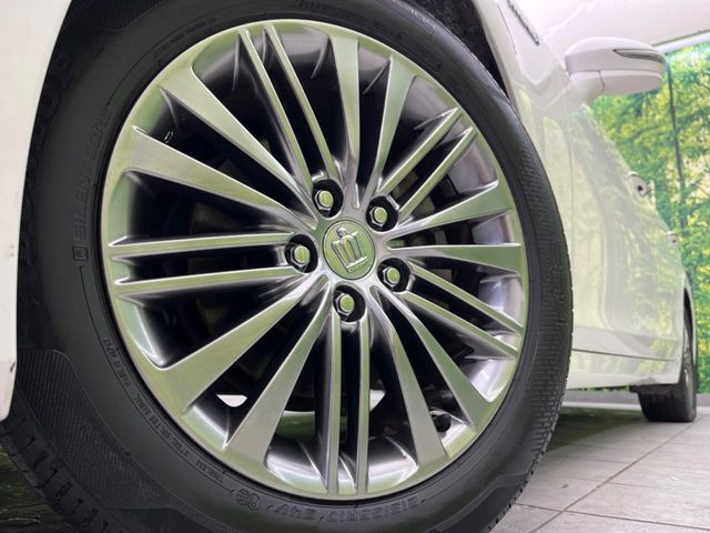 �y����17�C���`�A���~�z�C�[���z�O�ςɃ}�b�`���������A���~�z�C�[���𑕒����Ă���܂��B�e��ЊO�A���~�z�C�[����A�X�^�b�h���X�^�C�����戵�����Ă���܂��B���񂲑��k����������