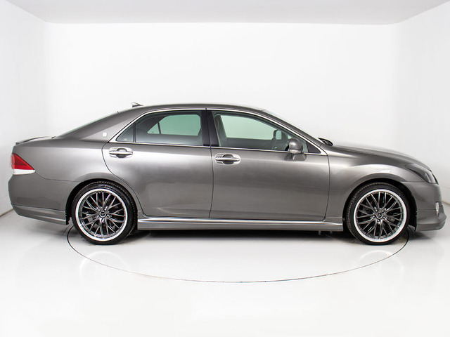 新品20インチアルミホイール&新品タイヤ装着済みです!アルミホイールの変更も可能です!お客様のお好みの1台を作成可能となります!※詳細はスタッフまでお尋ねください。