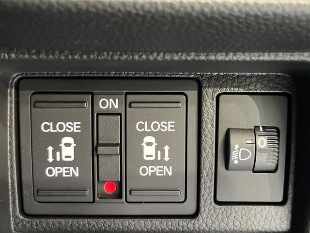 �y�����p���[�X���C�h�h�A�z�X�}�[�g�L�[��^�]�Ȃ̃X�C�b�`�Ō�ȗ����X���C�h�h�A�̊J���\���d��������͂����ăh�A���J����K�v�������A�����Ȃ��q�l�ł��ȒP�ɊJ���߂ł����K�ł���