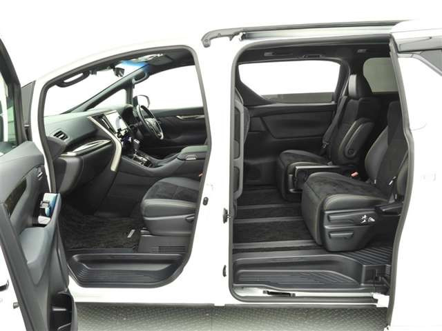 アルファードハイブリッド 2.5 S タイプゴールドII E-Four 4WD