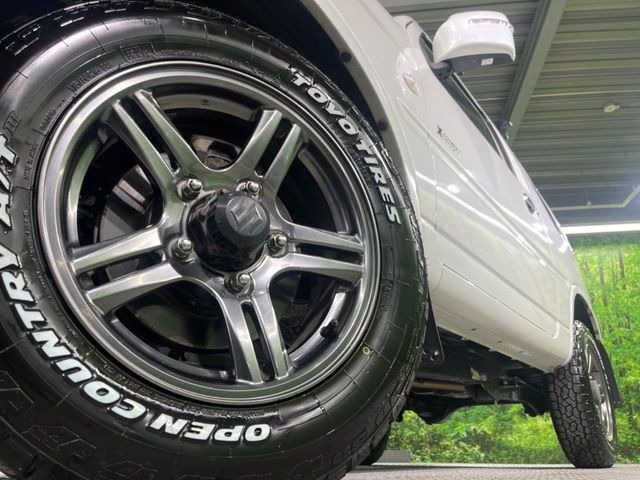 �y����16�C���`�A���~�z�C�[���z�O�ςɃ}�b�`���������A���~�z�C�[���𑕒����Ă���܂��B�e��ЊO�A���~�z�C�[����A�X�^�b�h���X�^�C�����戵�����Ă���܂��B���񂲑��k����������