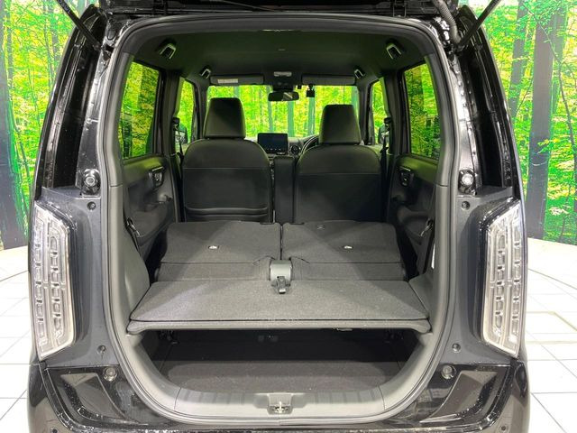 ���i�̂���������ʋ΁A���}���ɏ\���ȉ׎��X�y�[�X���m�ۂ��Ă���܂��B�Z�J���h�V�[�g��|���ƁA�傫�ȉו��̐ύڂ��\�ł���