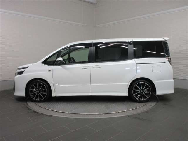 ヴォクシー2.0 ZS