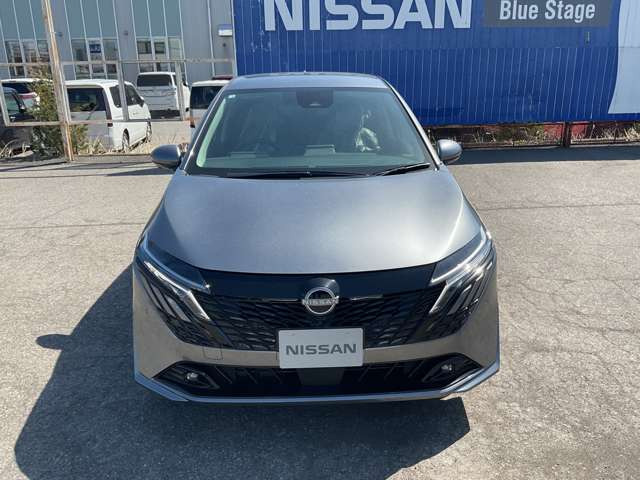 ノートオーラ1.2 G FOUR レザーエディション 4WD