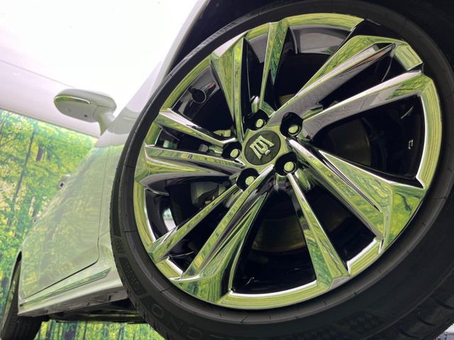 �y����18�C���`�A���~�z�C�[���z�O�ςɃ}�b�`���������A���~�z�C�[���𑕒����Ă���܂��B�e��ЊO�A���~�z�C�[����A�X�^�b�h���X�^�C�����戵�����Ă���܂��B���񂲑��k����������