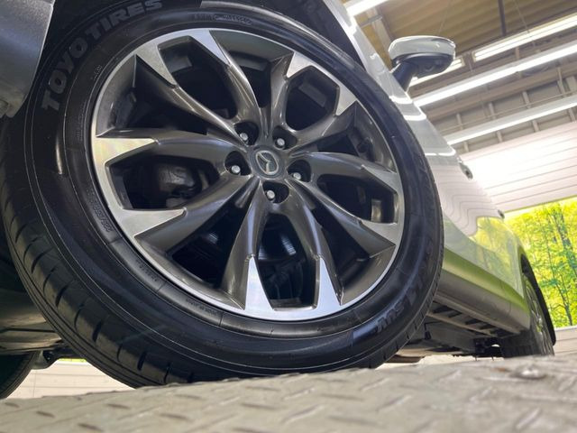 �y����19�C���`�A���~�z�C�[���z�O�ςɃ}�b�`���������A���~�z�C�[���𑕒����Ă���܂��B�e��ЊO�A���~�z�C�[����A�X�^�b�h���X�^�C�����戵�����Ă���܂��B���񂲑��k����������