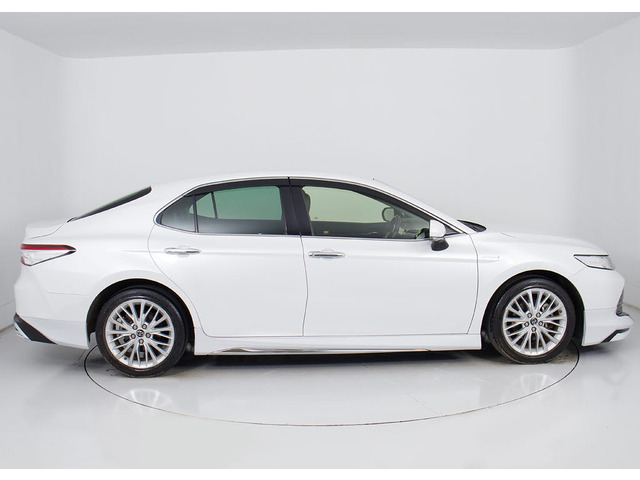 フルエアロが装着されています!お好みはいかがですか?今付いているデザイン以外にも、各ブランドのエアロを格安にてお取付け出来ます!又、エアロを外してノーマル状態にする事も出来ます!!