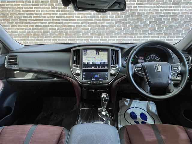 クラウンハイブリッド 2.5 S Four 4WD