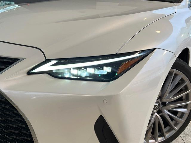 �y�O��LED�w�b�h���C�g�z�X�^�C���b�V���Ȍ����ڂ̎O��LED�w�b�h���C�g�𑕔���X�^�C�������łȂ��A��Ԃ̑��s�����E�ǍD�ň��S���Ă���肢�������܂��B