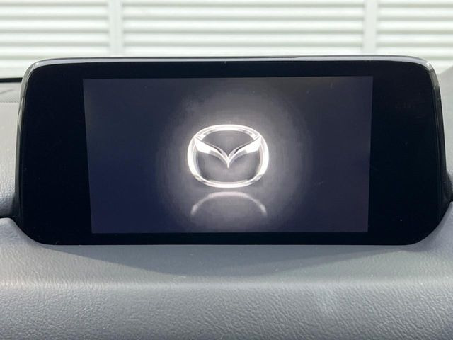 �y�}�c�_�R�l�N�g�z�ԓ��̕��͋C�Ƀ}�b�`������̌^�^�C�v�̃f�B�X�v���C�B�e����q�ݒ��Bluetooth�Đ����A�l�X�ȋ@�\���y���߂܂��B��pSD�J�[�h�̂��w���ŁA�i�r�@�\���g�p�o���܂��B