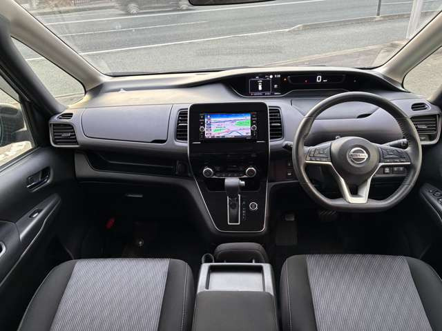 セレナ2.0 ハイウェイスターV 4WD