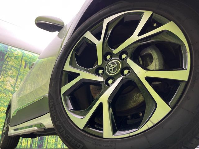 �y����18�C���`�A���~�z�C�[���z�O�ςɃ}�b�`���������A���~�z�C�[���𑕒����Ă���܂��B�e��ЊO�A���~�z�C�[����A�X�^�b�h���X�^�C�����戵�����Ă���܂��B���񂲑��k����������