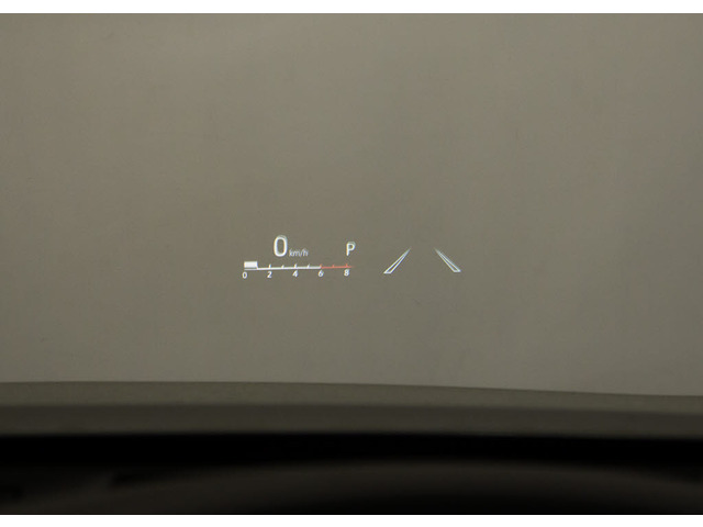 ヘッドアップディスプレイ(HUD)付!、フロントウインドウガラスに運転支援システムの作動状況や走行に関するさまざまな情報を表示することができます。