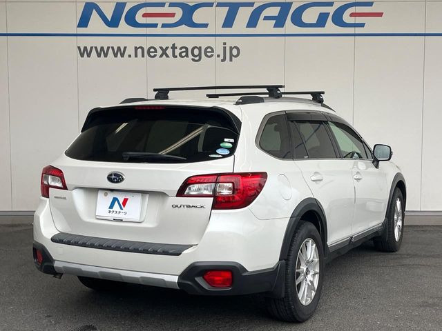 ��D�]�𒸂��Ă���܂��{�f�B�̒e�X�v���b�V���R�[�g���D�]��t���B�ʏ�̃K���X�R�[�g�ƈقȂ�A�ϋv�N��6�N�̖��@���K���X�R�[�e�B���O���A�{�f�B���L���C�ȏ�Ԃɕۂ��Ă���܂��B