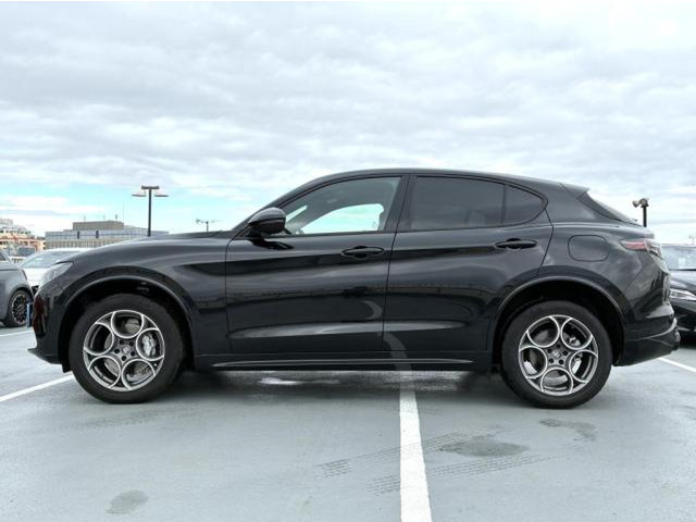 ステルヴィオ2.0 ターボ Q4 スプリント 4WD